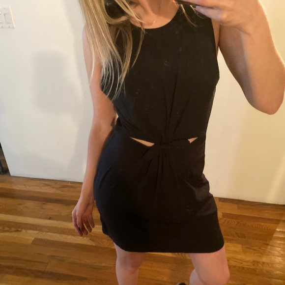 NWOT Aerie LBD Black mini shift dress with tie knot & side Cutouts at center M - Picture 9 of 9